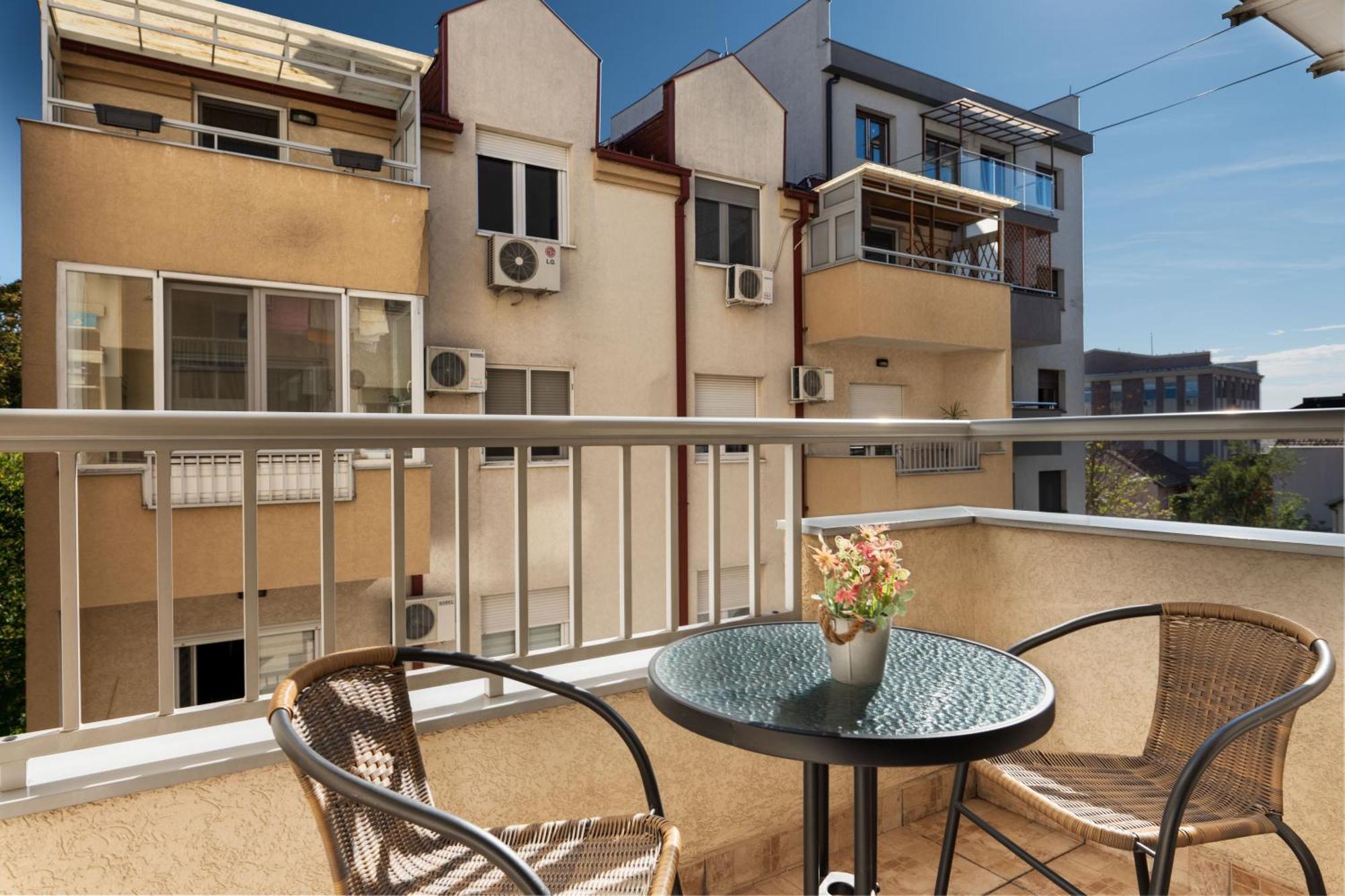 Harizma Apartmani Kragujevac Exteriér fotografie